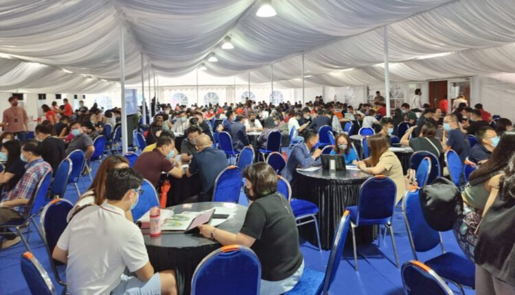 New Launch at Farrer Park showflat crowd